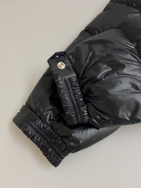 MONCLER(モンクレール) / ダウンジャケット/4/ナイロン/BLK/無地 