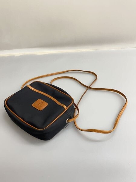 【美品】Courreges ショルダーバッグ　ハンドバッグ　金具　ロゴ　ブラック クレージュ ☆ ヴィンテージ ロゴデザイン 2WAY ショルダーバッグ
