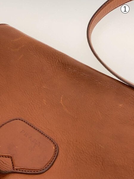 PRADA バッグ キャラメル PRADA(プラダ) / ショルダーバッグ/レザー/キャメル/無地 | 中古