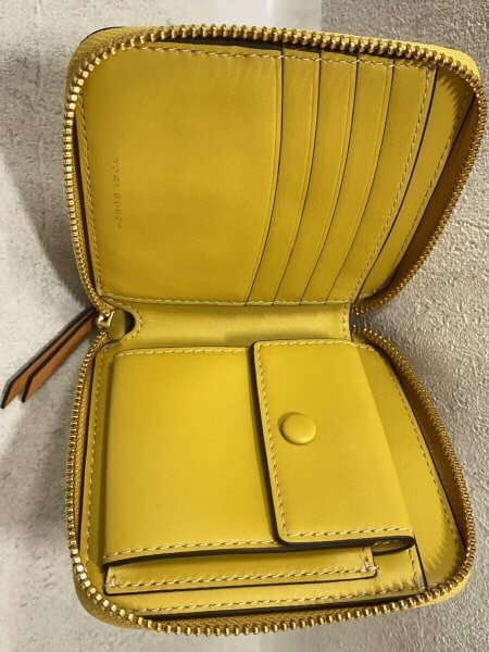 TORY BURCH / 2つ折り財布/レザー/YLW/総柄/レディース/1005657 TORY BURCH(トリーバーチ) / 2つ折り財布/レザー/YLW/総柄/レディース