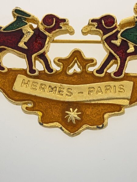 HERMES ダブルDロゴ ブローチ オレンジ HERMES ダブルDロゴ ブローチ オレンジ HERMES（エルメス） ブローチ