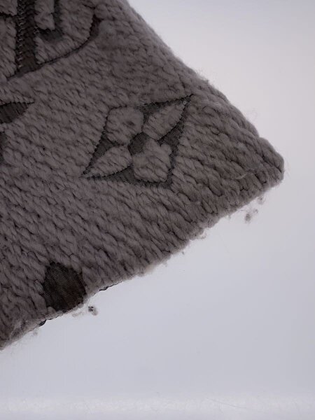 値下げ⭕️Louis Vuitton ロゴマフラー 黒/グレー　クリーニング済み。 値下げ⭕️Louis Vuitton ロゴマフラー 黒/グレー クリーニング済み