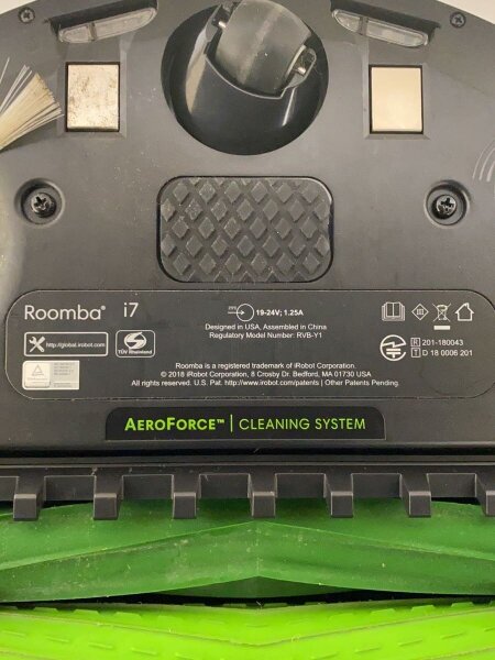 iRobot(［カデン］アイロボット) / 掃除機 ルンバi7 i715060// | 中古