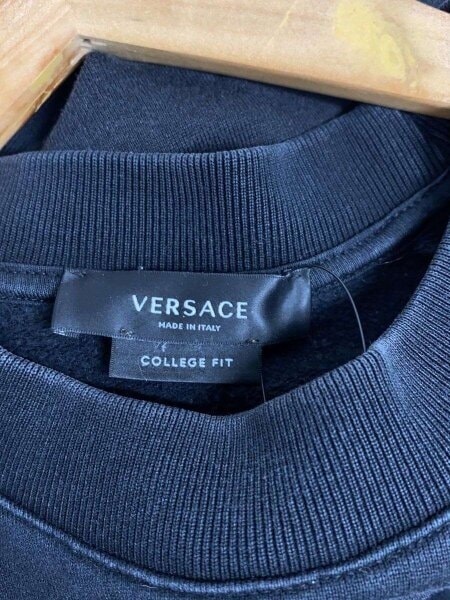 VERSACE / Cut and Sew Graffiti Logo Crew Sweat/スウェット/S/コットン/BLK/A86884 VERSACE(ヴェルサーチェ) / Cut and Sew Graffiti Logo Crew Sweat