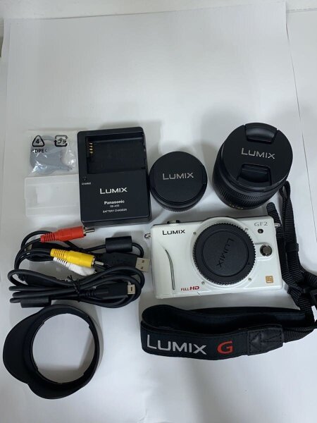 Panasonic(パナソニック) / デジタル一眼カメラ LUMIX DMC-GF2W-W