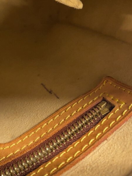 LOUIS VUITTON(ルイヴィトン) / ルーピングMM_モノグラム・キャンバス