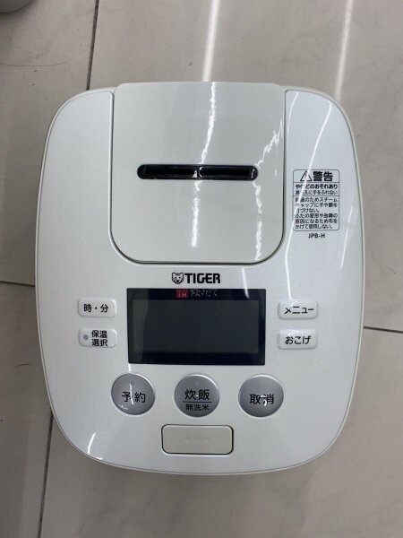 (中古品)　TIGER ホワイト炊飯器 TIGER(タイガー) / 炊飯器 炊きたて JPB-H102-WU [アーバンホワイト