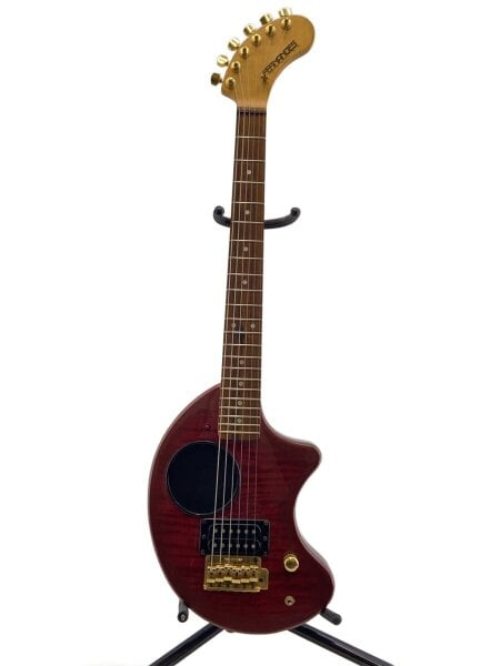 Fernandes ZO-3ST 芸達者 アンプ内蔵ギター