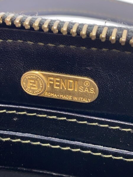 FENDI(フェンディ) / ズッカ柄/ウォレットバッグ/ハンドバッグ
