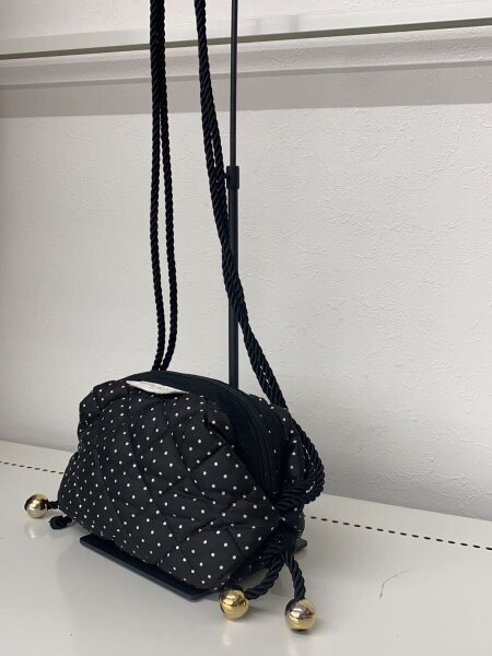 □THEATRE PRODUCTS/シアタープロダクツ ショルダーバッグ THEATRE PRODUCTS 巾着型ショルダーバッグ 新品未使用】THEATRE  PRODUCTS 巾着ショルダーバッグ 楽天市場】ショルダーバッグ レディース ブランド THEATRE PRODUCTS シアタープロダクツ  ナイロン 巾着型 おしゃれ ... 【新品未使用】THEATRE PRODUCTS 巾着ショルダーバッグ