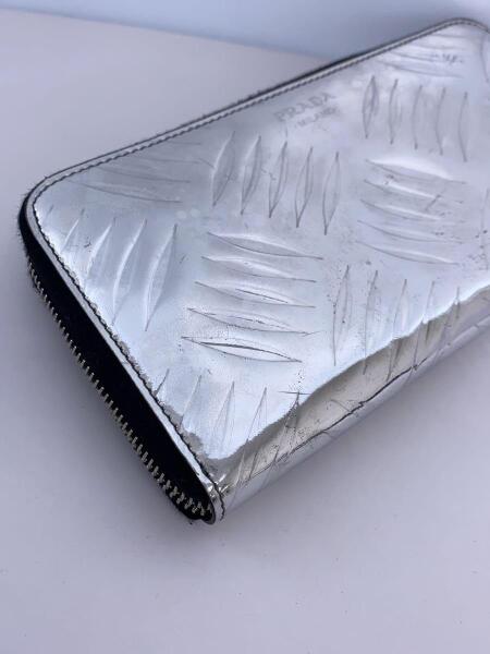 【美品】プラダ 長財布 ラウンドファスナー シルバー ホットスタンプ PRADA / ラウンドファスナー長財布/ホットスタンプ/シルバー 中古