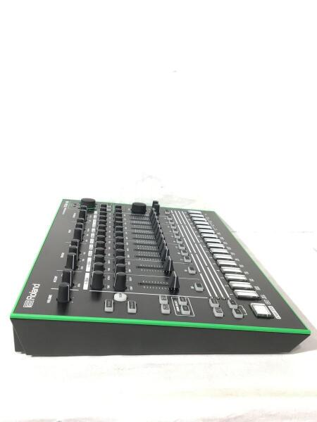 Roland TR-8S リズムパフォーマー tr-8s_main.jpg