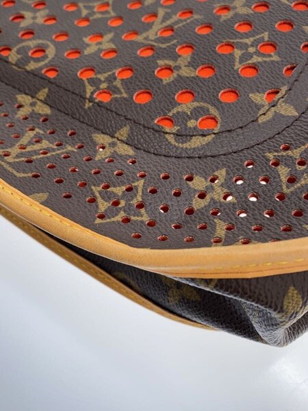 LOUIS VUITTON(ルイヴィトン) / ミュゼット_モノグラム・ペルフォ_BRW