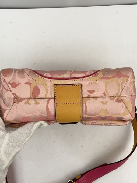 COACH(コーチ) / シグネチャー柄/ソーホー/ショルダーバッグ/ナイロン 
