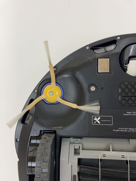 iRobot(［カデン］アイロボット) / 掃除機 ルンバ 642 R642060 | 中古