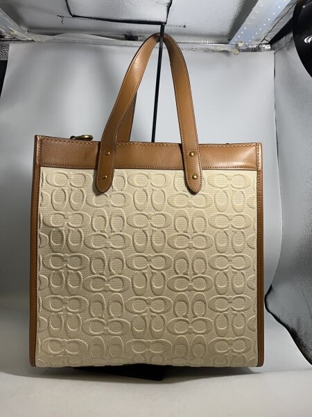 【美品】COACHフィールドトート シグネチャーキャンバス COACH フィールド トート バッグシグネチャー キャンバス バッグ