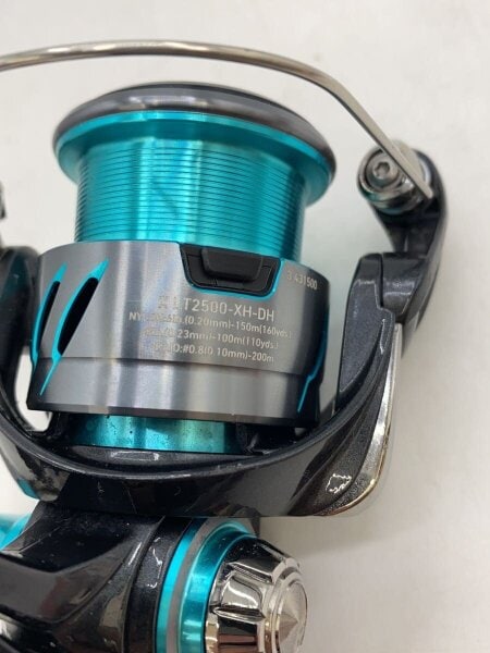 DAIWA([スポーツ]ダイワ) / X LT2500-XH-DH/ｴﾒﾗﾙﾀﾞｽ/ｷｽﾞ有 リール