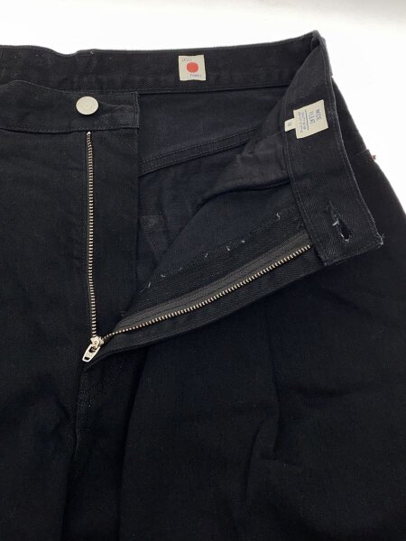 Levi's(リーバイス) / WIDE PLEAT CROP MADE OF JAPAN/30/コットン/BLK