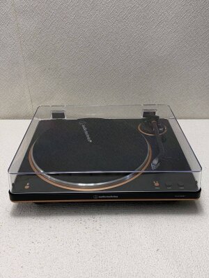 オーディオテクニカ、完全ワイヤレスイヤホン「ATH-CKS30TW」を発売。小型ながら、迫力のある重低音で好きなコンテンツを思いきり楽しめる -  Stereo Sound ONLINE オーディオテクニカ ATH-CKS30TW＋ ワイヤレスイヤホン ノイズキャンセリング 外音取り込み 防水  重低音 低 ... オーディオテクニカ ATH-CKS30TW+ TBK