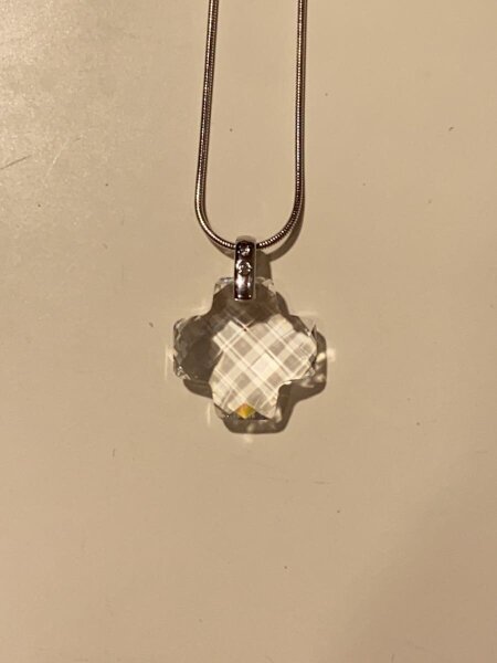 スワロフスキーのクロス型ネックレス SWAROVSKI