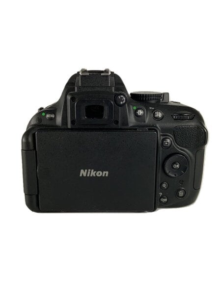 Nikon(ニコン) / デジタル一眼カメラ D5200 18-55 VR レンズキット 