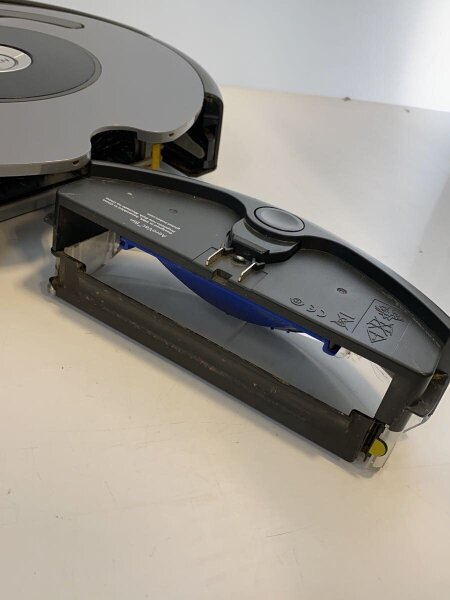 iRobot(［カデン］アイロボット) / 掃除機 ルンバ643 R643060// | 中古