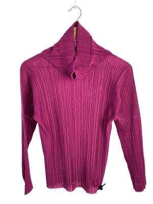 PLEATS PLEASE ISSEY MIYAKE（プリーツプリーズイッセイミヤケ）の古着