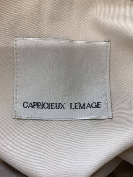 CAPRICIEUX LE