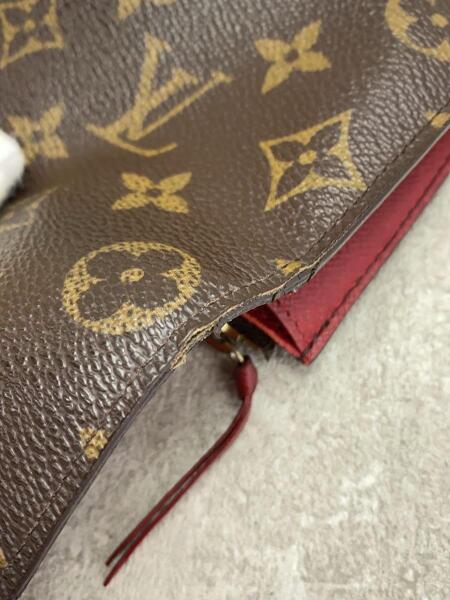 LOUIS VUITTON(ルイヴィトン) / ポルト・フォイユ・エミリー_