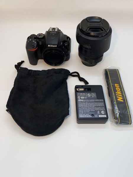 Nikon(ニコン) / 一眼レフデジタルカメラ/D5600/ダブルズームキット 
