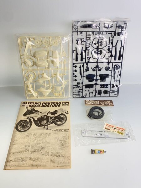 蜜蜂 TAMIYA(タミヤ) / プラモデル/GSX750S/1434 | 中古品の販売・通販なら