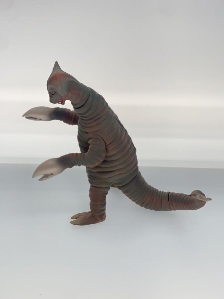 ソフビ 岩石怪獣サドラ 霧吹山出現Ver.(こげ茶) | 中古トイ・ホビーの
