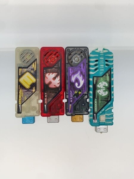 仮面ライダーW ガイアメモリ他 14点 まとめ売り | 中古トイ・ホビーの