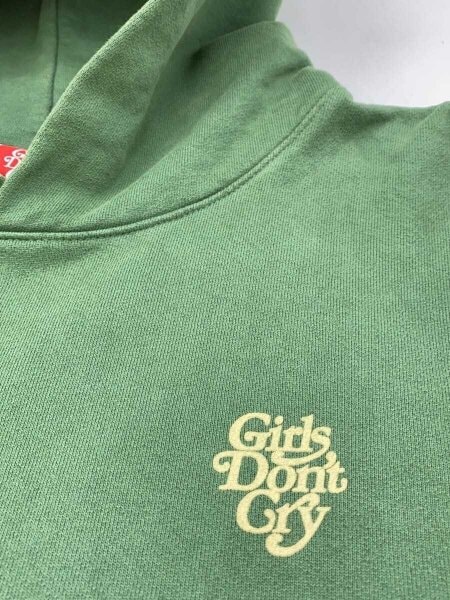 Girls Don't Cry(ガールズドントクライ) / パーカー/L/コットン/GRN