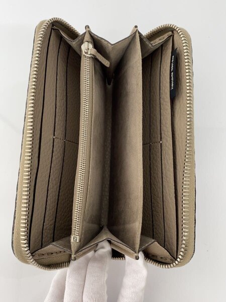 FENDI / 長財布/レザー/CRM/無地/レディース/8M0374 FENDI(フェンディ) / 長財布/レザー/CRM/無地/レディース/8M0374