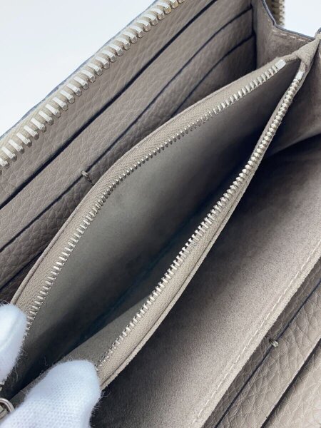 FENDI(フェンディ) / 長財布/レザー/CRM/無地/レディース/8M0374