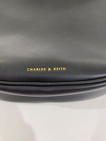 CHARLES&KEITH(チャールズアンドキース) / ソネットカーブショルダー 