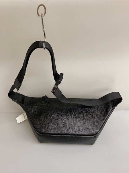 HushTug ハッシュタグ カーブドボディバッグ レザー ブラック 【公式通販】
