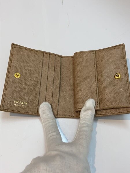 PRADA(プラダ) / 2つ折り財布/レザー/ベージュ/レディース | 中古品の