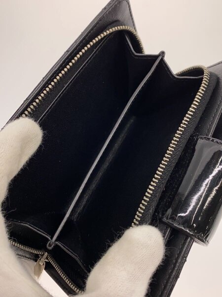 CHANEL 2つ折り財布 エナメル パテントレザー 黒　ブラック CHANEL(シャネル) / マトラッセ/2つ折り財布/パテントレザー/BLK